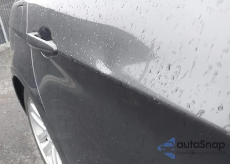 2007 BMW 328Xi z USA, uszkodzony, nr VIN WBAVC93557KX60493